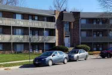 river west apartments elgin il