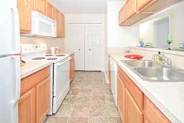 south pointe apartments southgate mi 48195