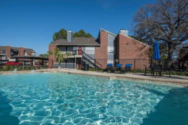 Pool - The Oaks Of Lewisville - Lewisville, TX