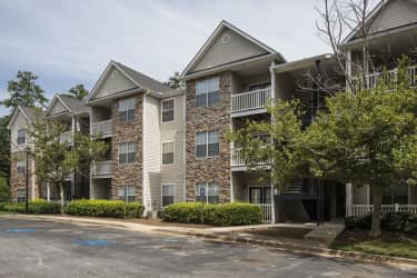 Building - Parkway Grand Apartment Homes - Decatur, GA