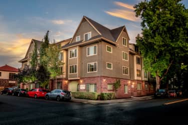 Building - Irvington Garden Apartments - Portland, OR