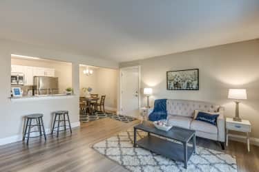 Living Room - Grandview Apartment Homes - Peoria, IL