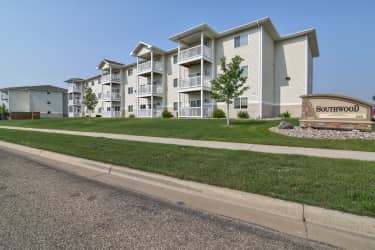Building - Southwood Apartments - Minot, ND
