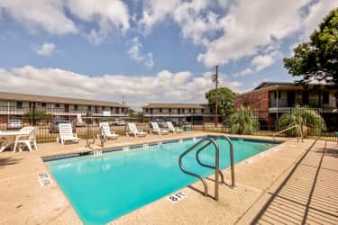 Pool - Meadows Apartments - Waco, TX