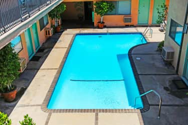 Pool - Mar Vista Apartments - Pasadena, CA
