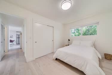 Bedroom - Common MacArthur - Oakland, CA