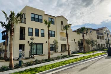 Building - Parklands Apartments - Ventura, CA
