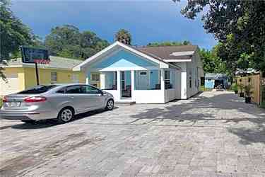 village of the arts rentals