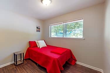 Bedroom - Room for Rent - Live in Glenrose Heights (id. 1653 - Atlanta, GA