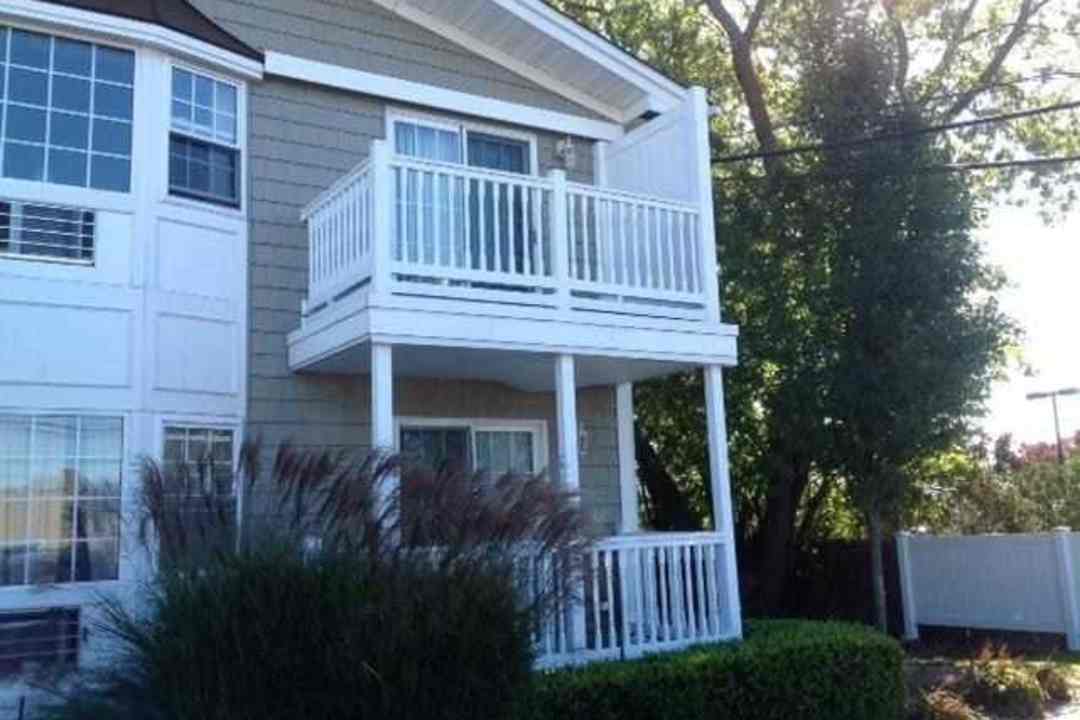 Fairfield On The Lake - 3-15 Willowbrook Rd Bay Shore Ny Apartments For Rent Rentcom