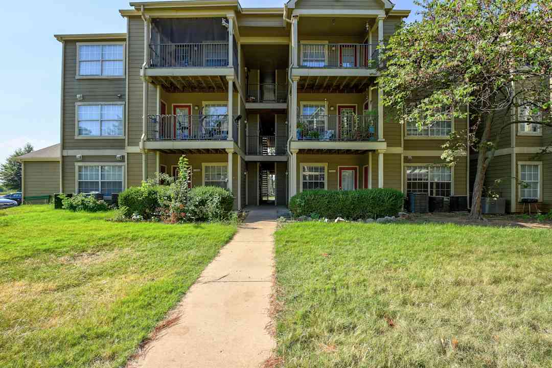 Steeplechase Apartments Coweta, OK 74429