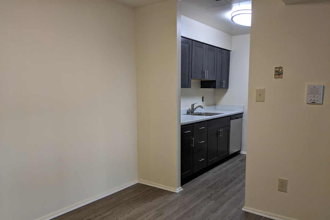 Plaza Apartments 1813 Summit St Lebanon Pa Apartments For Rent Rent Com
