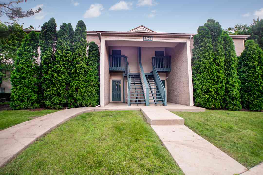 Fox Pointe Apartments 2074 Fox Pointe Cir Aurora Il Apartments For Rent Rent Com