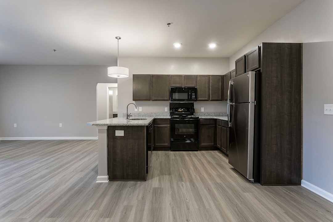 young high flats apartments knoxville tn 37920