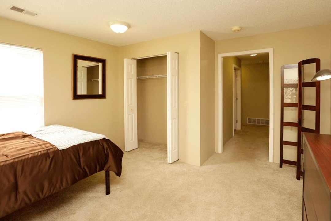 Hunters Ridge Apartments - Kalamazoo Mi 49006