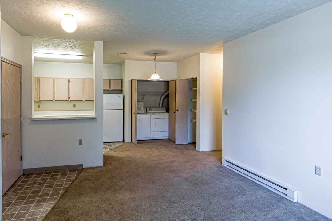 Beau Rivage 4909 E Upriver Dr Spokane Wa Apartments For Rent Rent Com