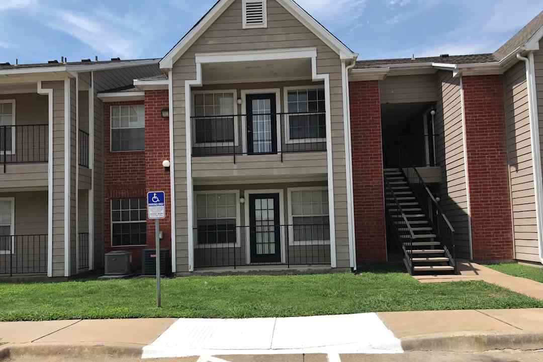 village oaks apartments waco