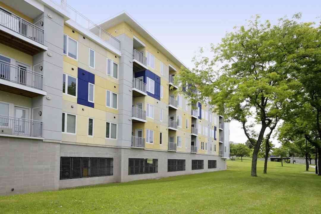 erie harbor apartments rochester ny 14620