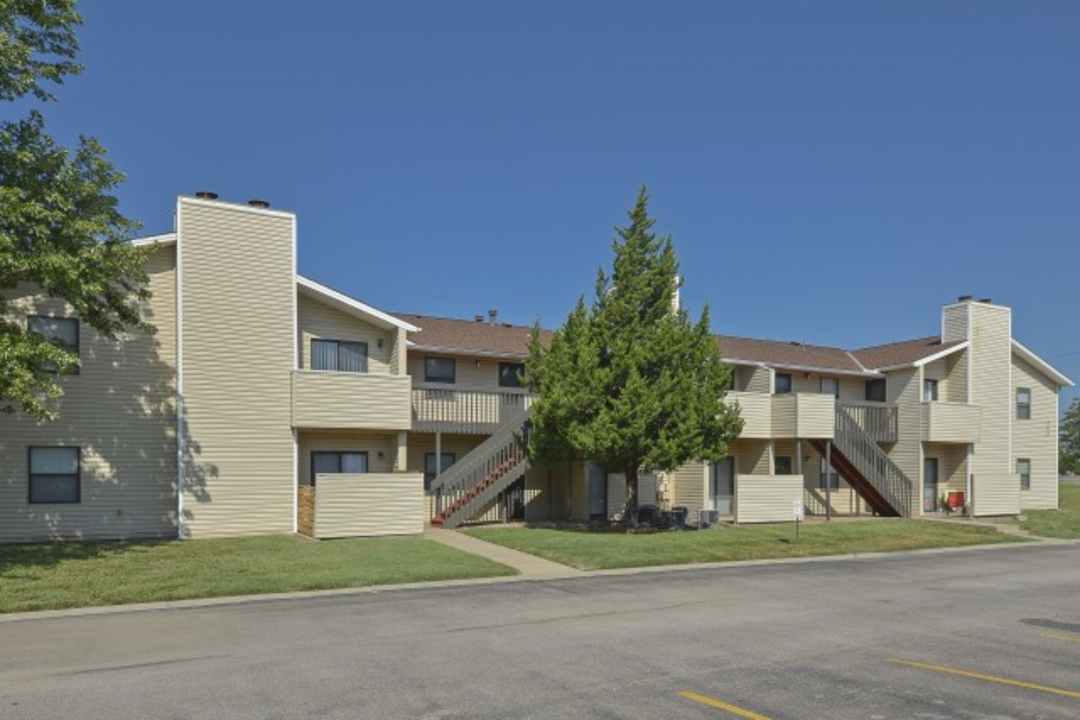 Eagle Creek Apartments - Wichita Ks 67207