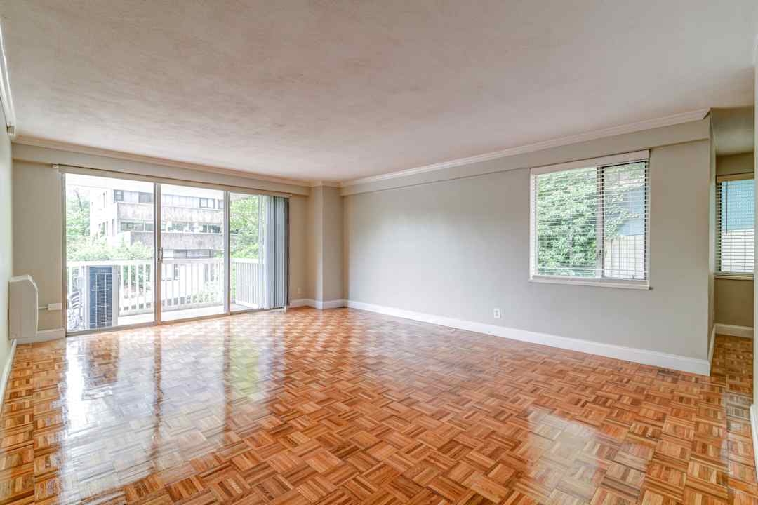 Barclay On Beacon 1530 Beacon St Brookline Ma Apartments For Rent Rent Com