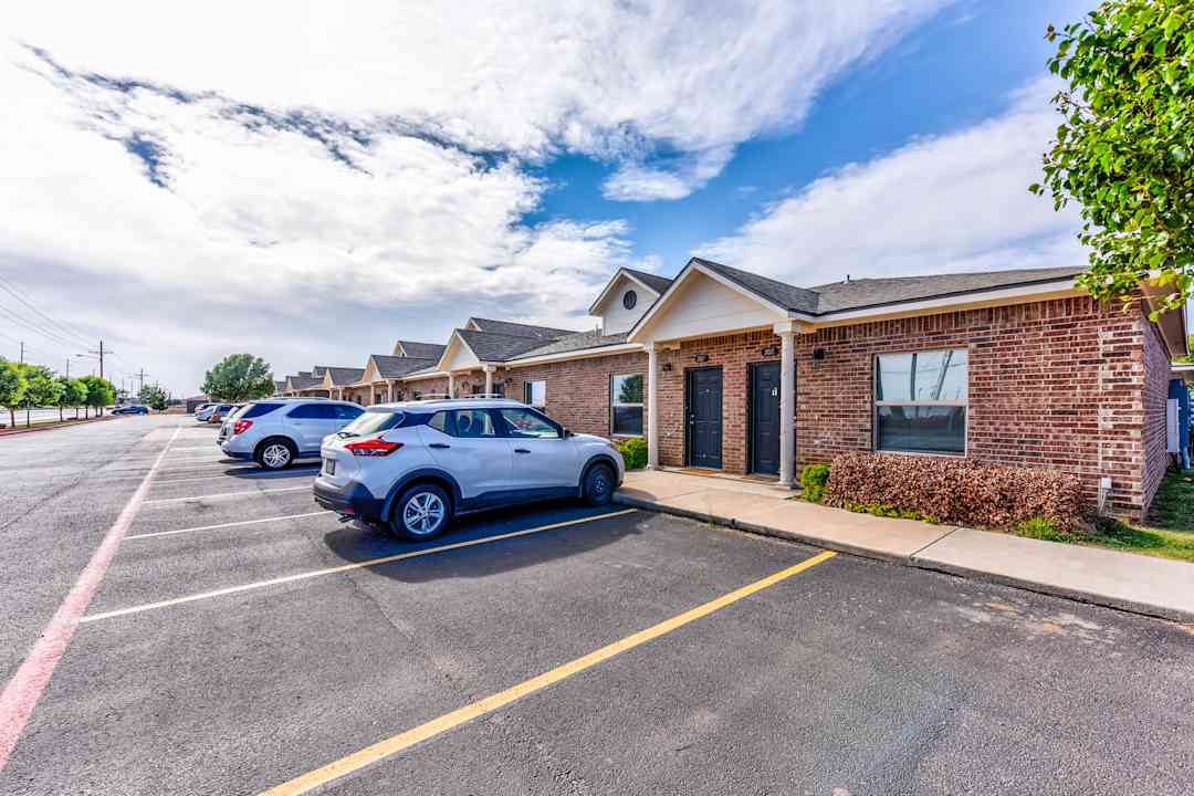 Brickstone Villas Apartments 1606 82nd St Lubbock Tx Apartments For Rent Rent Com