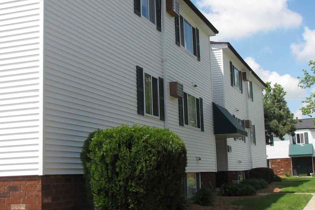 stadium view apartments bowling green