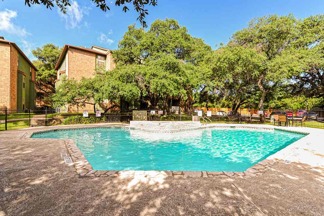 remington house apartments austin texas