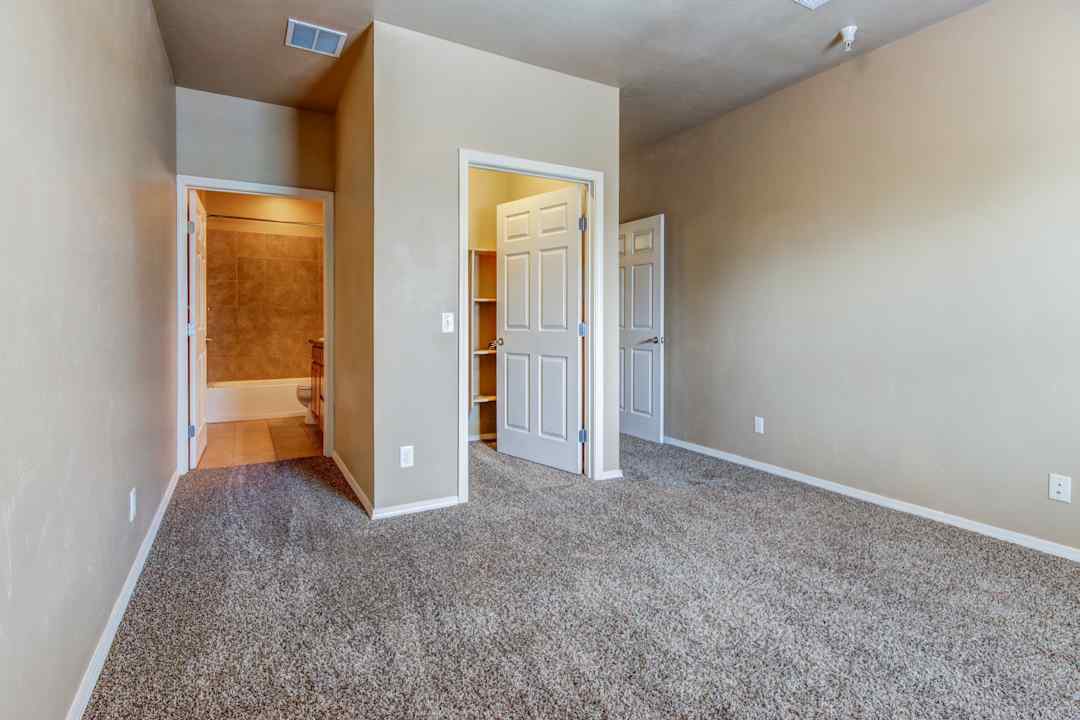 Country Crest Apartment Homes 1804 Wyoming Ave Las Cruces Nm Apartments For Rent Rent Com