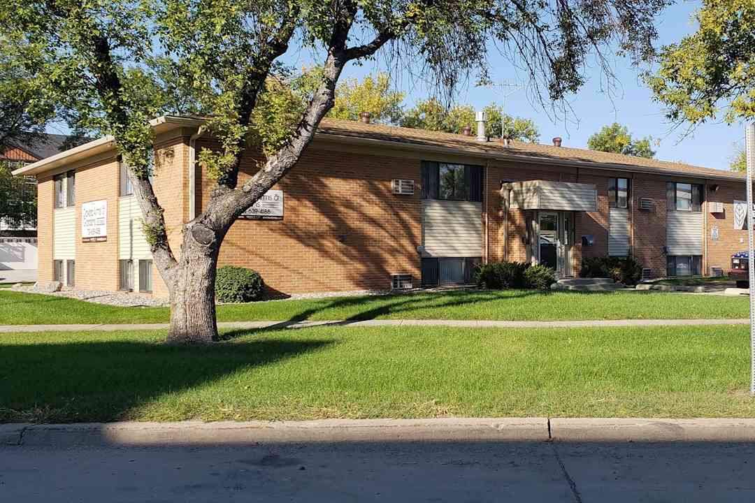 Dakota Arms Gardens 1010 18th St N Fargo Nd Apartments For Rent Rent Com