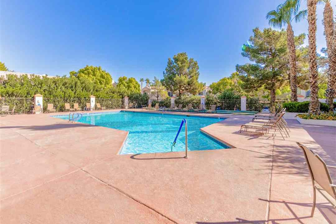 Country Club Valley View 55+ Apartments - Las Vegas, NV 89102