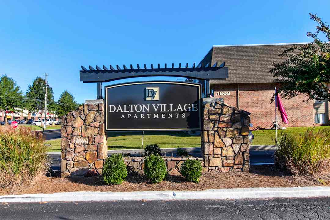 Dalton Village 1809 Shadow Ln Dalton Ga Apartments For Rent Rent Com