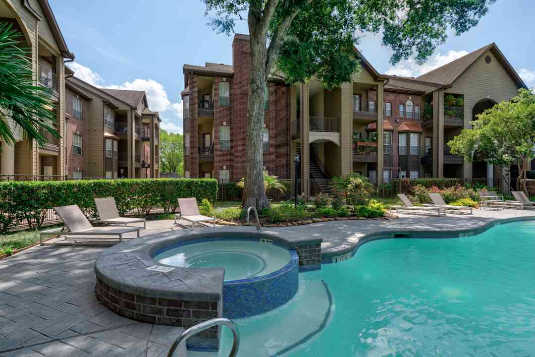 the graham apartments houston texas