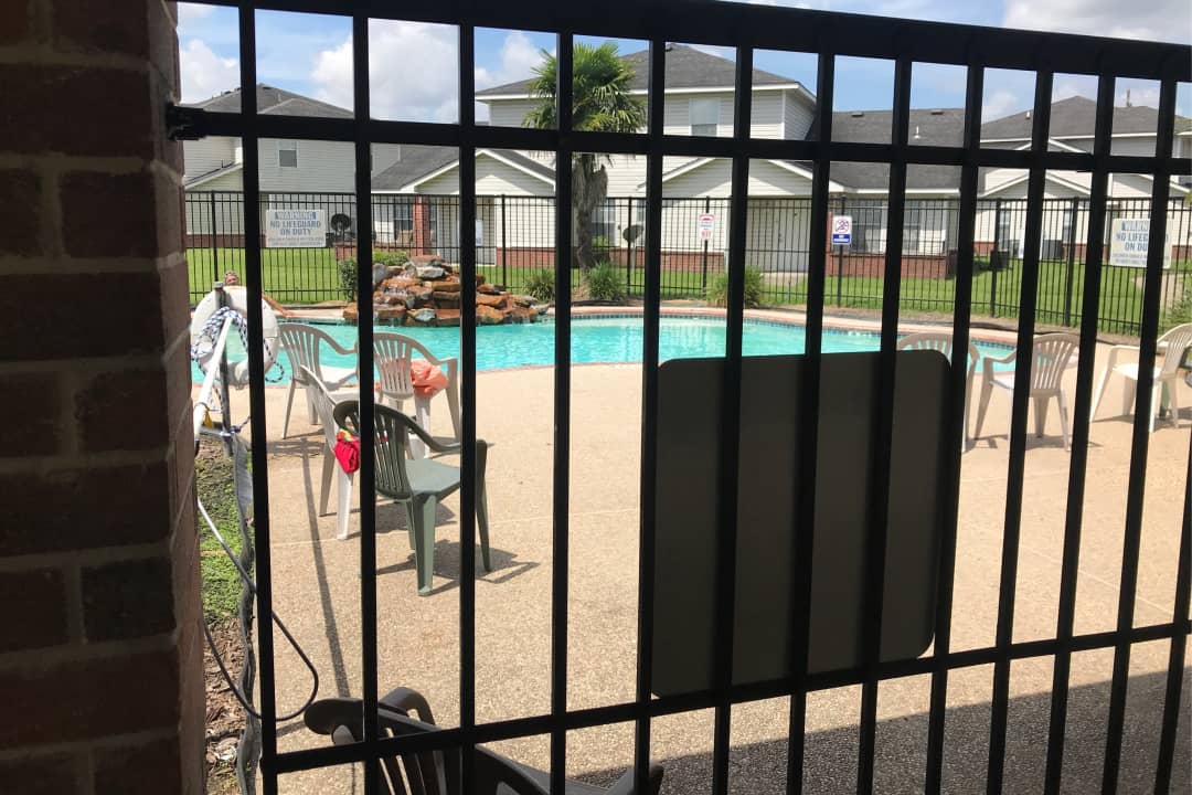 Garden Gate I Ii Apartments - New Caney Tx 77357