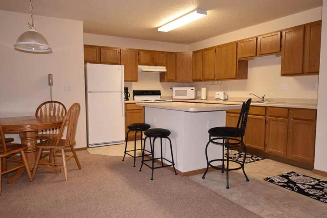 Sun West I Ii Apartment Homes 4333 15th Ave S Fargo Nd Apartments For Rent Rent Com