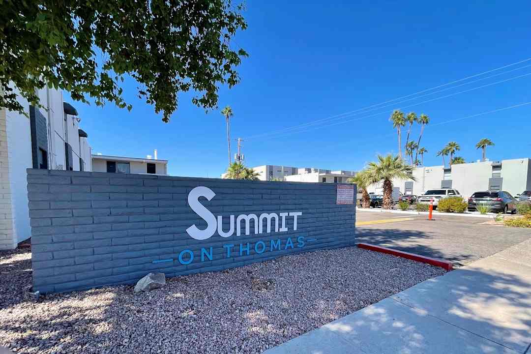 the summit apartments phoenix