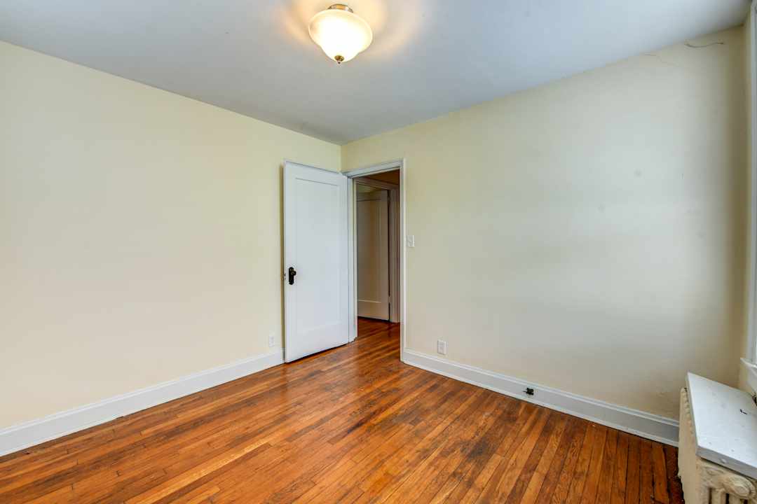 Madison Court Apartments 2475 Madison Rd Cincinnati Oh Apartments For Rent Rent Com