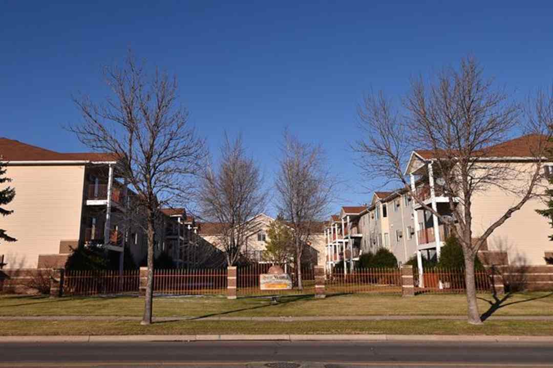 Sun West I Ii Apartment Homes 4333 15th Ave S Fargo Nd Apartments For Rent Rent Com