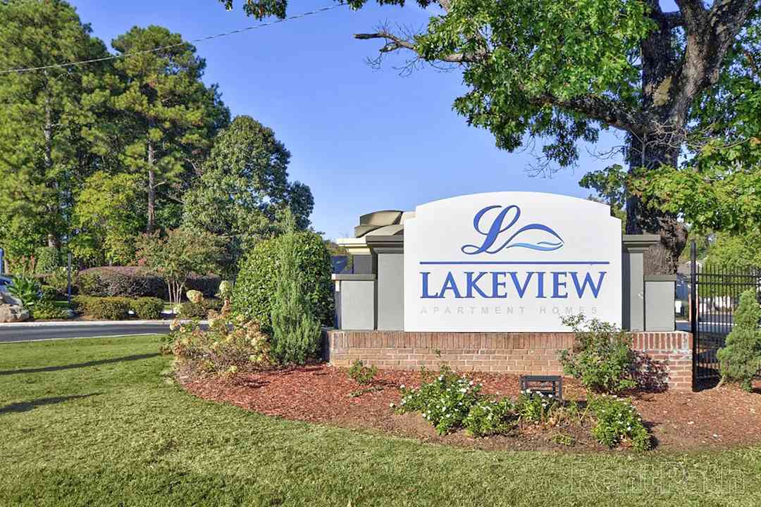 Lakeview Apartment Homes 1401 N Hairston Rd Stone Mountain Ga Apartments For Rent Rent Com