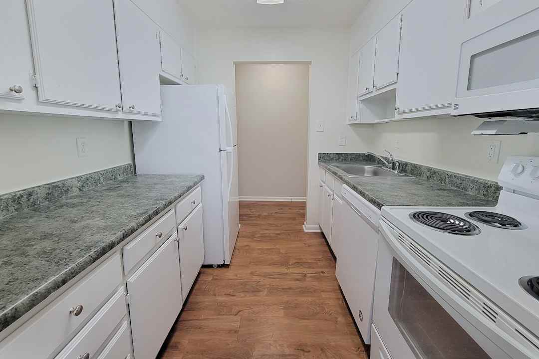 King's Manor Apartment Homes , 2 Bedroom , 2 Bath 950sqft