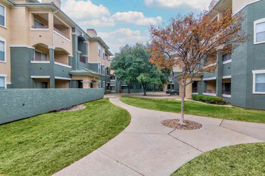 St Laurent Apartment Homes 2825 N State Highway 360 Grand Prairie Tx Apartments For Rent Rent Com