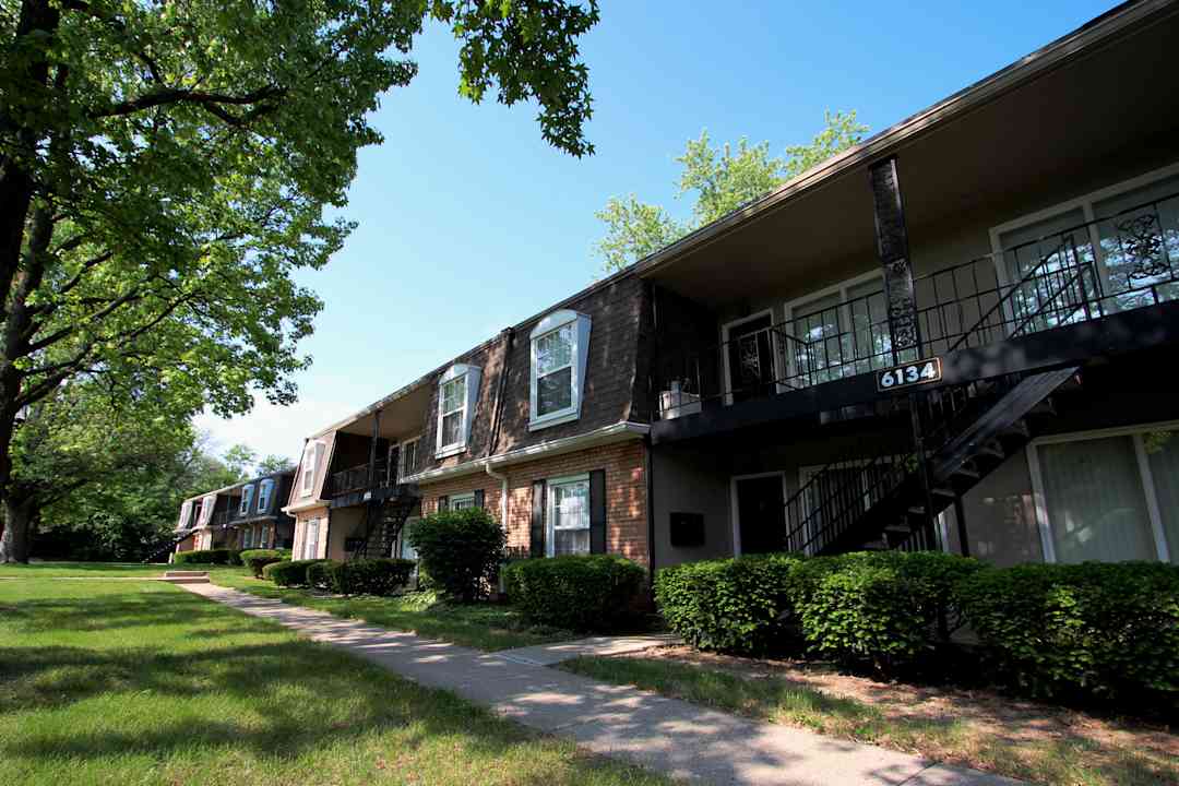 A62 Apartments 6111 Allisonville Rd Indianapolis In Apartments For Rent Rent Com