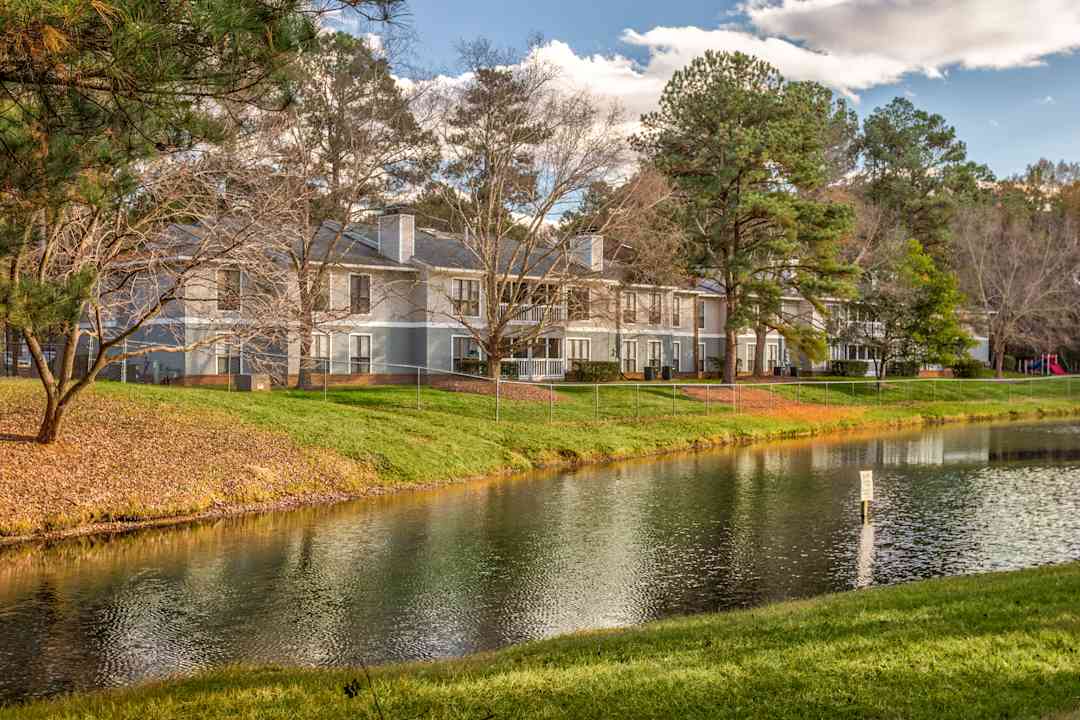 Pine Winds Apartments Of Raleigh 1301 Pinewinds Dr Raleigh Nc Apartments For Rent Rent Com
