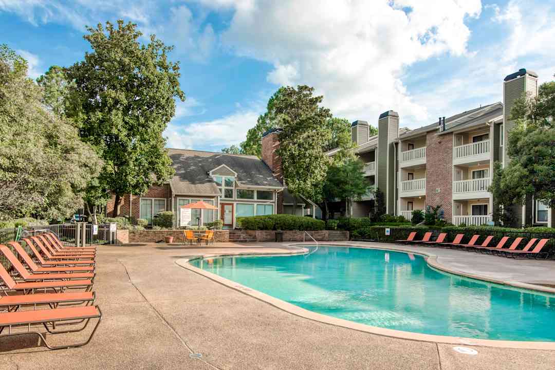 Arbors Of Century Center 1490 Century Arbor Ln Memphis Tn Apartments For Rent Rent Com