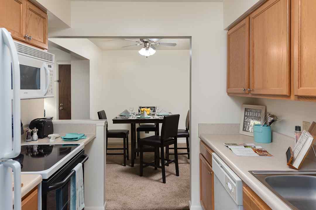 Country Club Apartments 6275 Country Club Dr Huntington Wv Apartments For Rent Rent Com