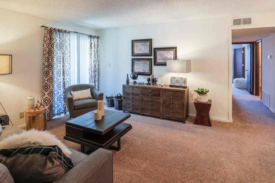 fox run apartments wichita ks 67207
