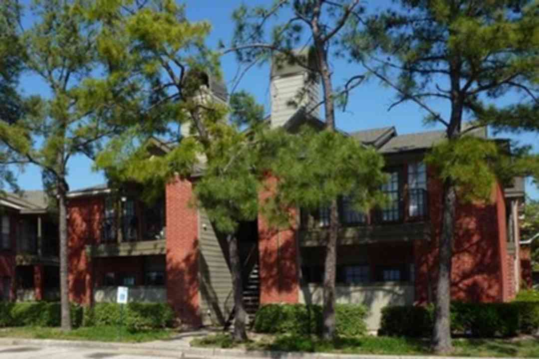 Greentree Place Apartments - Houston Tx 77090