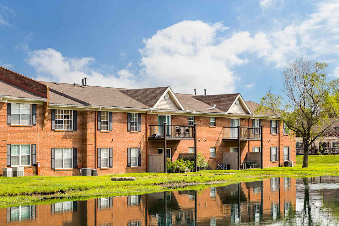 Rolling Hills Apartments 9100 Rainbow Springs Ct Louisville Ky Apartments For Rent Rent Com