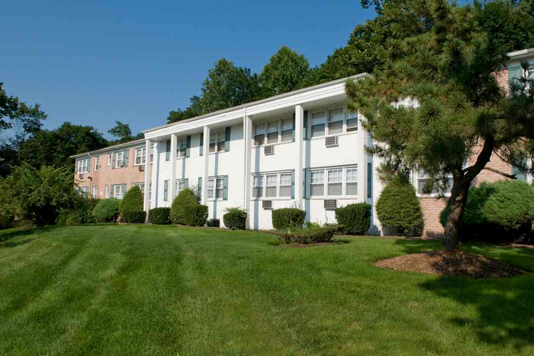 berkeley square apartments 156 wayne ave suffern ny apartments for rent rent com