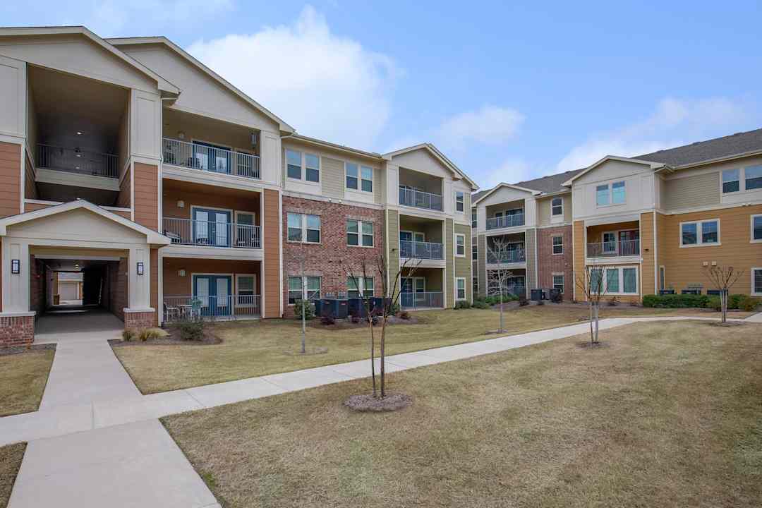 mariposa apartment homes at south broadway senior living 55 1211 s broadway joshua tx apartments for rent rent com