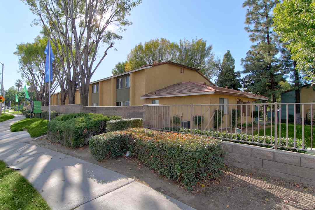 sierra vista apartment homes 10558 mountain view ave redlands ca apartments for rent rent com